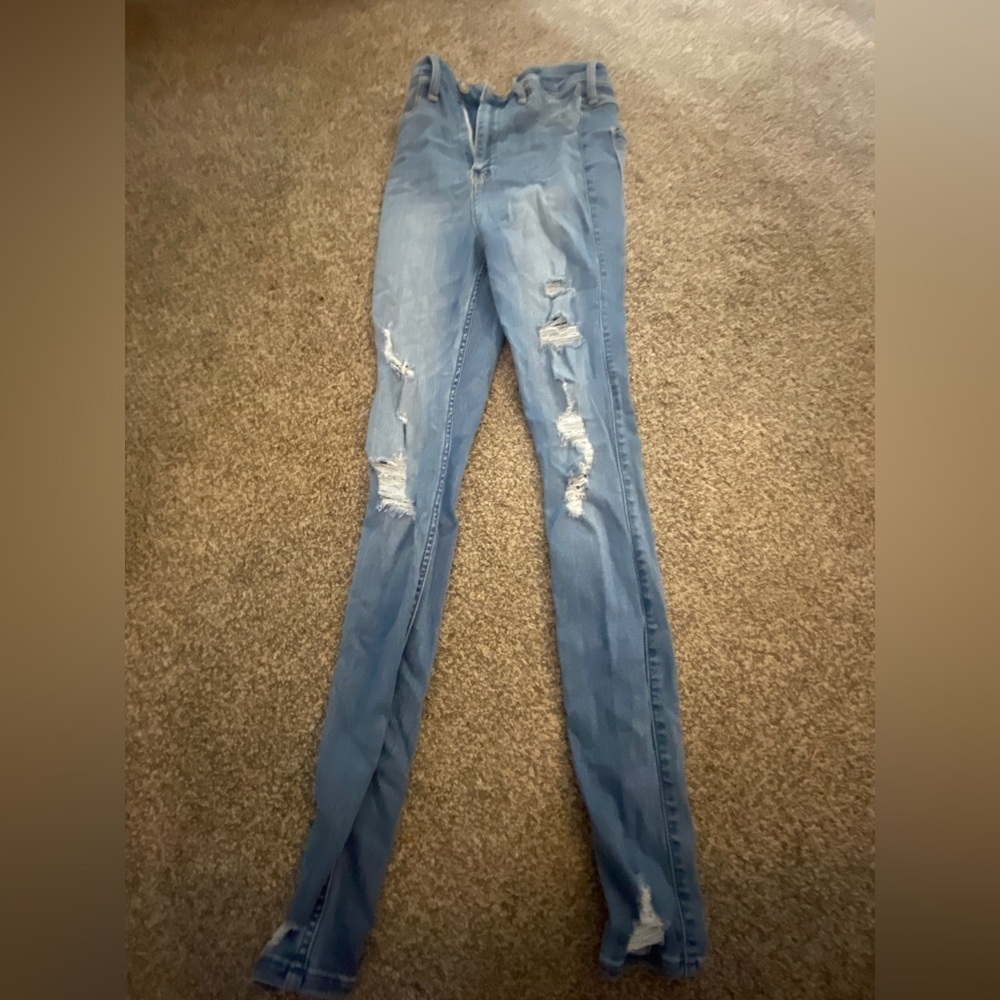 hollister ripped skinny jeans
